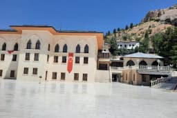 Somuncu Baba Türbesi ve Külliyesi