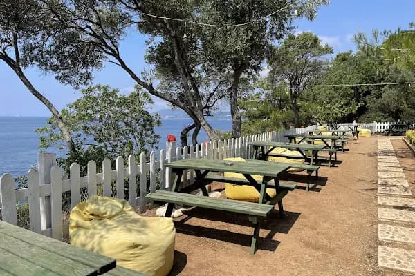 Teos Kınalıada Beach &amp; Restaurant - Restoran - İstanbul Adalar