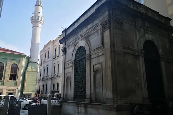 Mahmut Nedim Paşa Türbesi - Cami - İstanbul Bağcılar