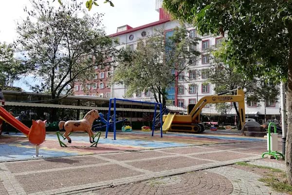 Şehit Komando Er Eyüp Nedim Evin Parkı - Park - İstanbul Adalar