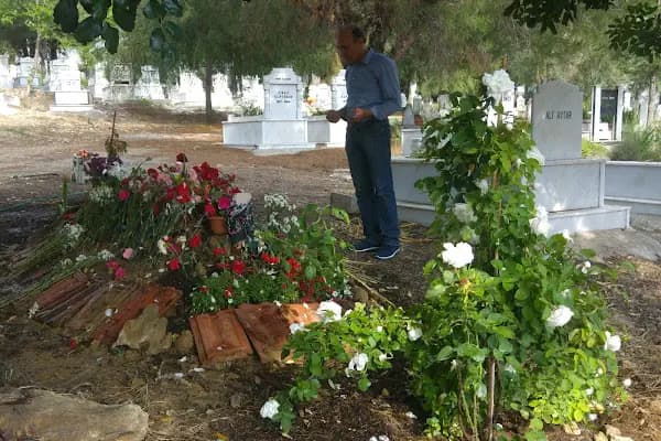 Hacialiler Mezarligi 1 - Mezarlık - Antalya Döşemealtı