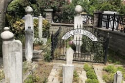 Oruç Baba Türbesi