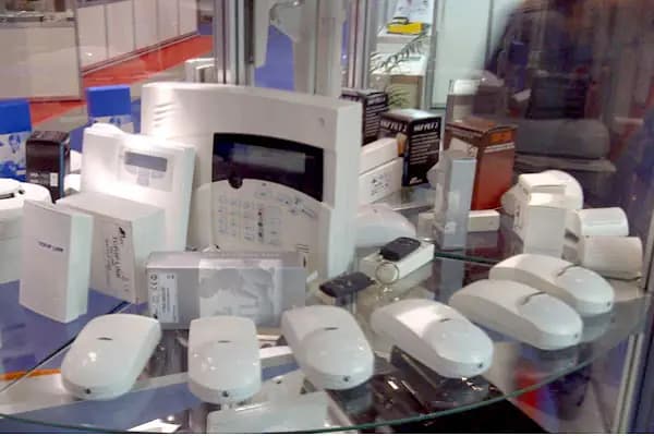 EST Elektronik Tic. Ltd. Şti. - Güvenlik Sistemi Tedarikçisi - İzmir Bayraklı