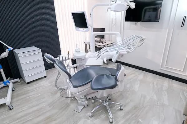VDS Diş Kliniği Bağlar: Diş Çekimi, İmplant, Estetik Dolgu, Panoramik Röntgen, Lamine ve Zirkonyum Kaplama - Diş Kliniği - İstanbul Kadıköy