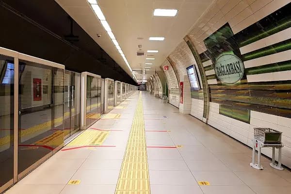 Bağlarbaşı - Metro İstasyonu - İstanbul Sancaktepe