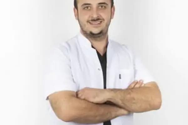 Diş Hekimi Yunus Emre Ağdacı ( Oral İmplantoloji) - Diş Hekimi - Balıkesir Susurluk