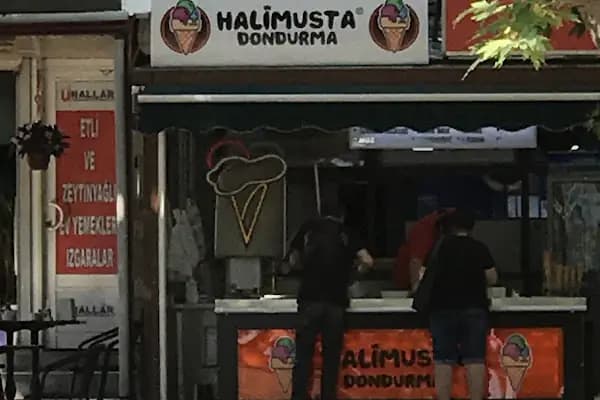Halim Usta Kornet Dondurma - Dondurma dükkanı - Balıkesir Bandırma