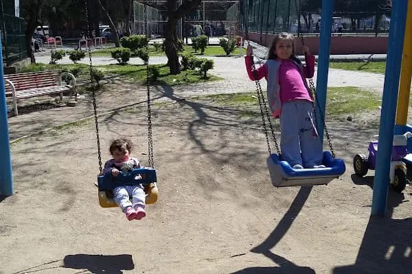 Şehit Ferit Yaşarlar Parkı - Park - İzmir Gaziemir