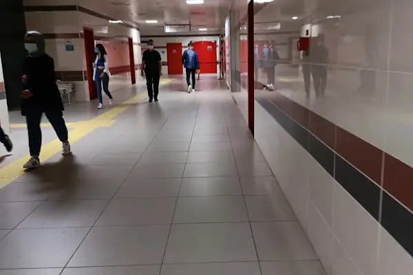Çarşı - Metro İstasyonu - İstanbul Ümraniye