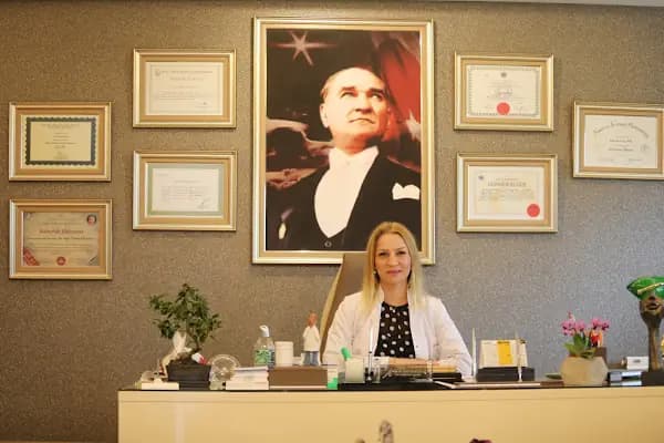 Prof. Dr. Aylin KARALEZLİ - Muğla Göz Hastalıkları Uzmanı - Göz Hastalıkları Kliniği - Muğla Bodrum