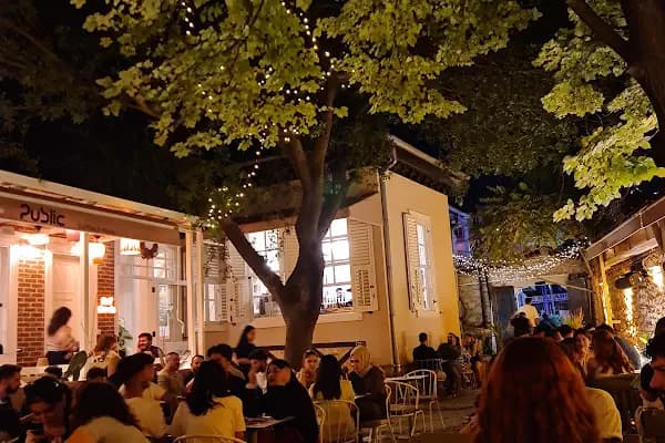 Public Coffee and More - Kahve dükkanı - İzmir Bergama