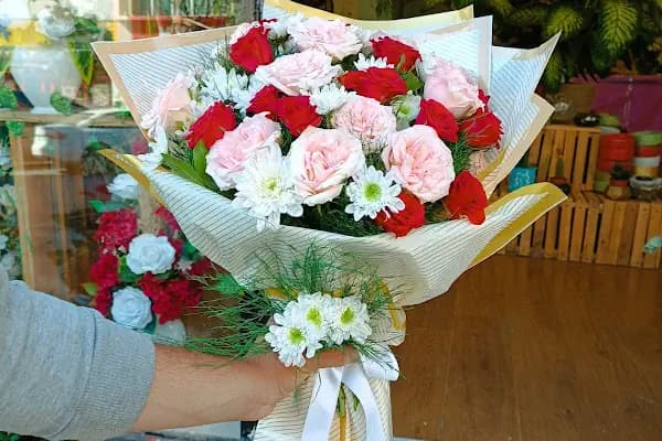 PREMİUM FLOWERS ÇİÇEKÇİLİK VE HEDİYELİK EŞYA - Çiçekçi - İstanbul Küçükçekmece