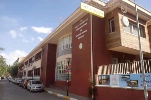 T.C. Buca Belediyesi Güzel Sanatlar ve Mesleki Eğitim Merkezi - Eğitim Merkezi - İzmir 
