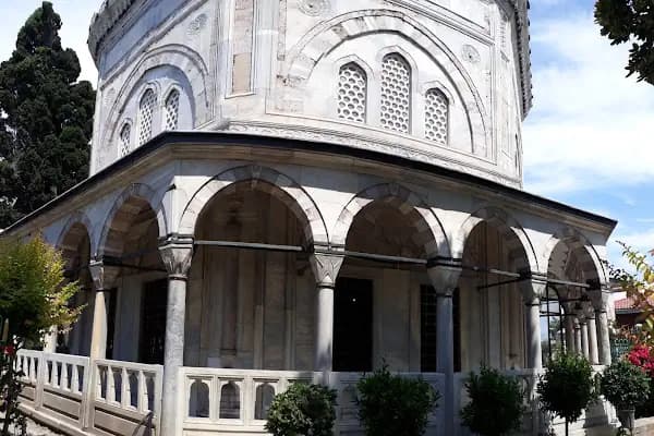Kanuni Sultan Süleyman Türbesi - Tarihi Yer - İstanbul Adalar