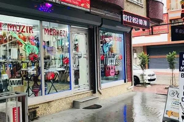 Umut Müzik Merkezi - Müzik aletleri mağazası - İstanbul Fatih