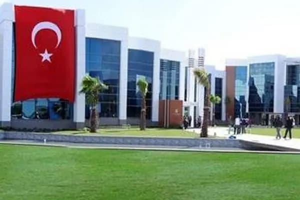 İzmir Bakırçay Üniversitesi - Üniversite - İzmir Bornova