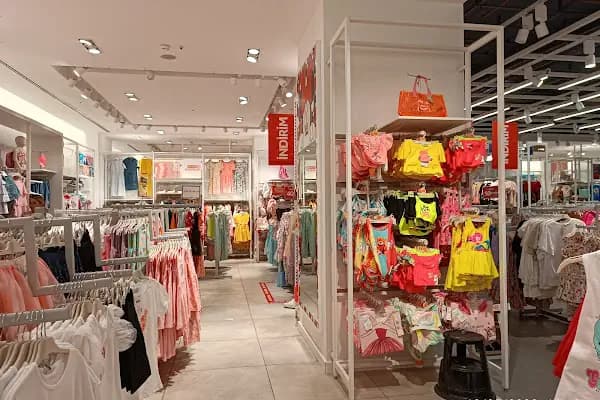 LC Waikiki - Agora Alışveriş Merkezi 2 (B Blok) - Giyim mağazası - İzmir Bergama