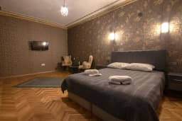 Ares Business Suit Hotel