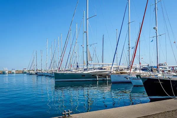 Ataköy Marina ve Yat İşletmeleri A.Ş. - Yatçılık Kulübü - İstanbul Başakşehir