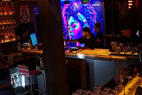 The Elvis - Bar - İzmir Buca