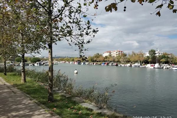 MENEKŞE GÖL AĞZI PARKI - Park - İstanbul Arnavutköy