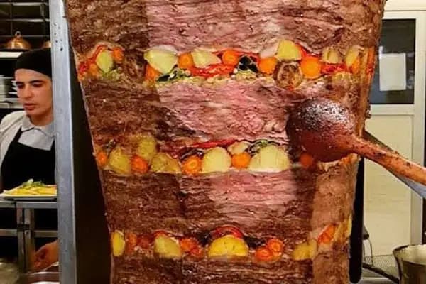 MEŞHUR BODRUM SEBZELİ DÖNERCİSİ-CİHAN USTA DÖNER - Dönerci - Muğla Bodrum