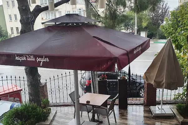 Küçük Tatlı Şeyler Boutique Cake House - Kek dükkanı - Bursa Gemlik