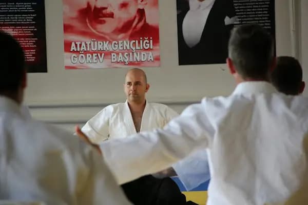 Uluslararası Aikido Akademi Halis Duran 6.Dan - Aikido Okulu - İstanbul Kadıköy