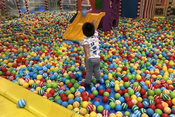 Playland - Oyun/Eğlence Merkezi - İstanbul Küçükçekmece