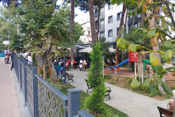Sadri Alışık Parkı - Park - İstanbul Bahçelievler
