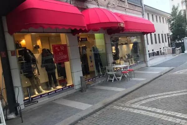 İstek Butik - Kadın giyim mağazası - Balıkesir Karesi