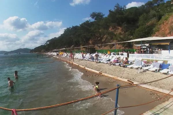 Halik Koyu Aile Plajı - Kumsal - İstanbul Maltepe