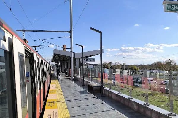 Kazlıçeşme raylı tren hattı - Büyük Şehir Tren Şirketi - İstanbul Zeytinburnu