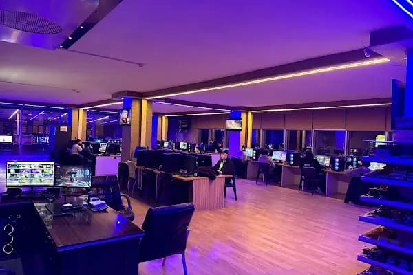 TAKIŞ GAME CENTER (E-Spor, Internet Cafe, Sim Racing,Playstation Salonu, Bilardo Salonu) - Oyun/Eğlence Merkezi - İstanbul Çekmeköy