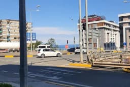 Royal Axis Suites Hotel