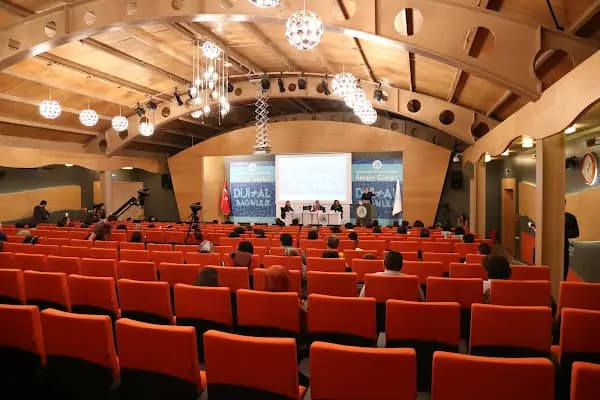 Üsküdar Üniversitesi Nermin Tarhan Konferans Salonu - Etkinlik Mekânı - İstanbul Küçükçekmece
