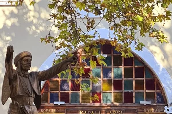 Kapalı Çarşı - Mağazalar ve Alışveriş - İzmir Bayındır
