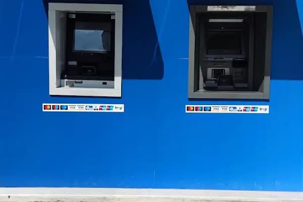 QNB Bergama Şubesi - Banka - İzmir Karabağlar