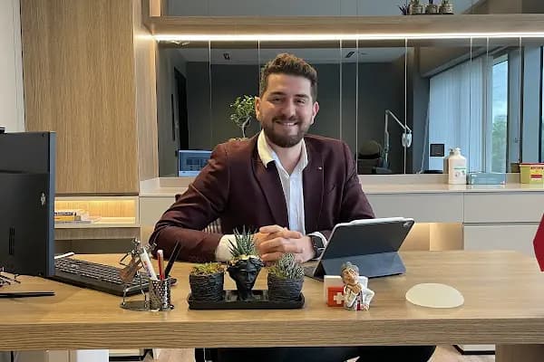Op. Dr. Kıvanç Emre DAVUN - Estetik Cerrahi Kliniği - İstanbul Ataşehir