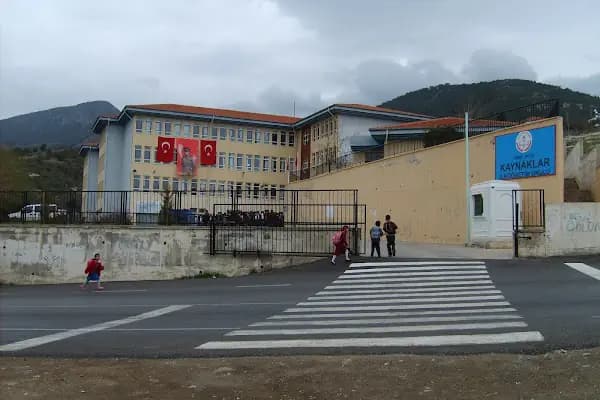 Kaynaklar Ortaokulu - Okul - İzmir Buca