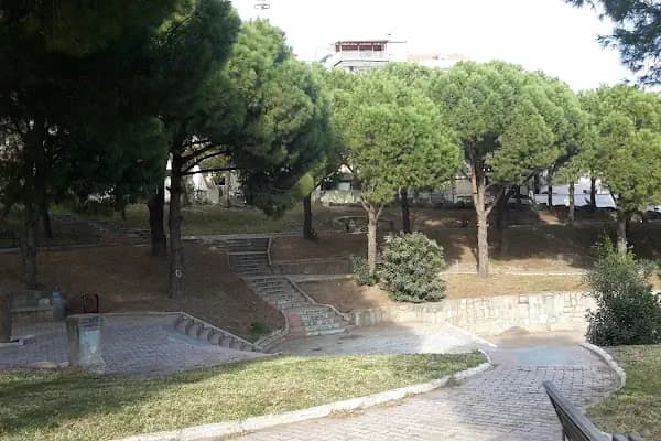 Bergama Belediyesi Kemal Sunal Parkı - Ağaç Parkı - İzmir Bergama