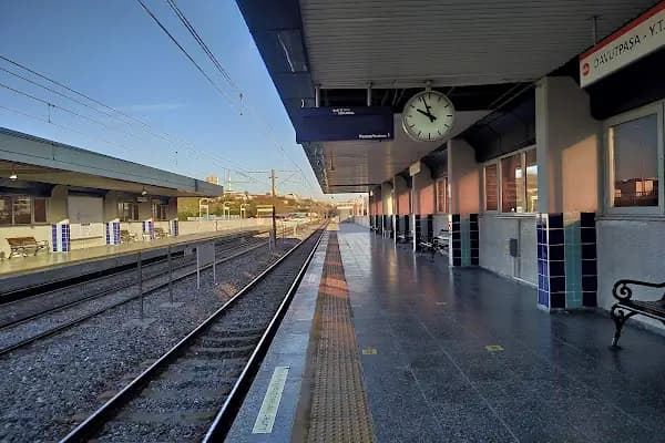 Davutpaşa Metro Durağı - Tren İstasyonu - İstanbul Esenler