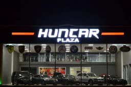 HUNCAR PLAZA