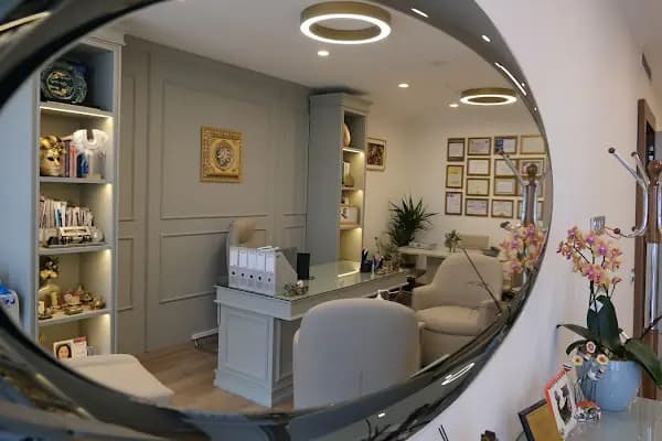 Prof.Dr.Ayşe Serap Karadağ Muayenehanesi - Dermatolog - İstanbul Maltepe