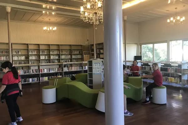 Şato Kütüphanesi - Kütüphane - İzmir Konak