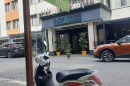Eniza Hotel