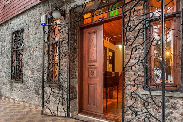 Tiara's Restaurant - Restoran - İstanbul Adalar