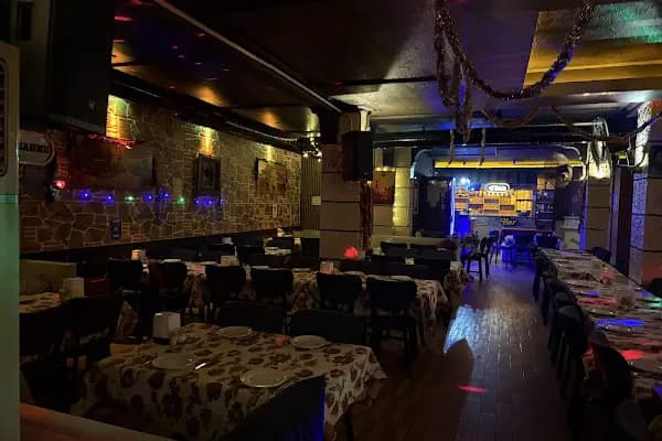 Dede Türkü Evi sahne - Bar - İstanbul Avcılar
