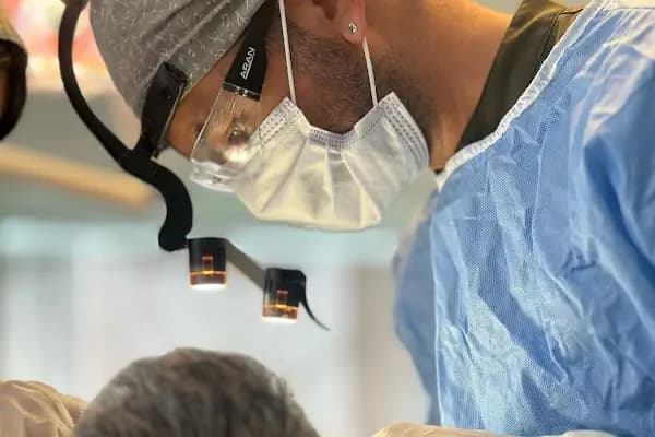 Çene Cerrahı Doç. Dr. Akif TÜRER - Bodrum - Ağız, Diş ve Çene Cerrahisi ve İmplantoloji Uzmanı - Diş Kliniği - Muğla Bodrum