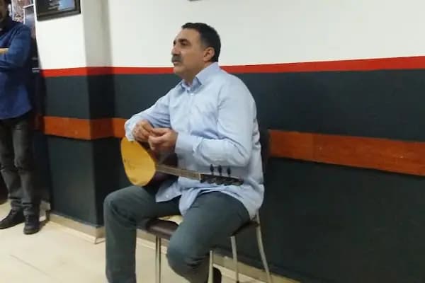 Trio Sanat Akademi & Müzik kursu & Keman Kursu & Şan Kursu & Bateri Kursu - Müzik Okulu - İstanbul Beşiktaş